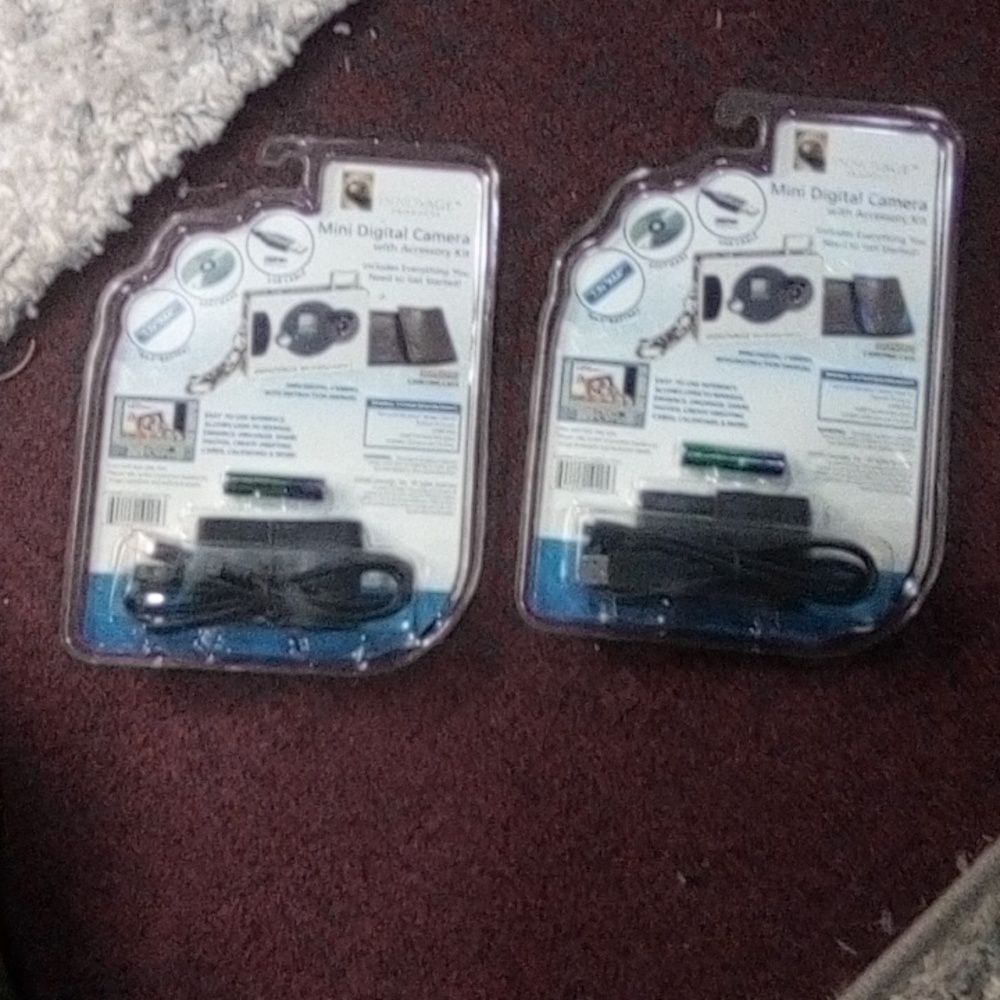 Mini digital camera - Picture 2 of 2